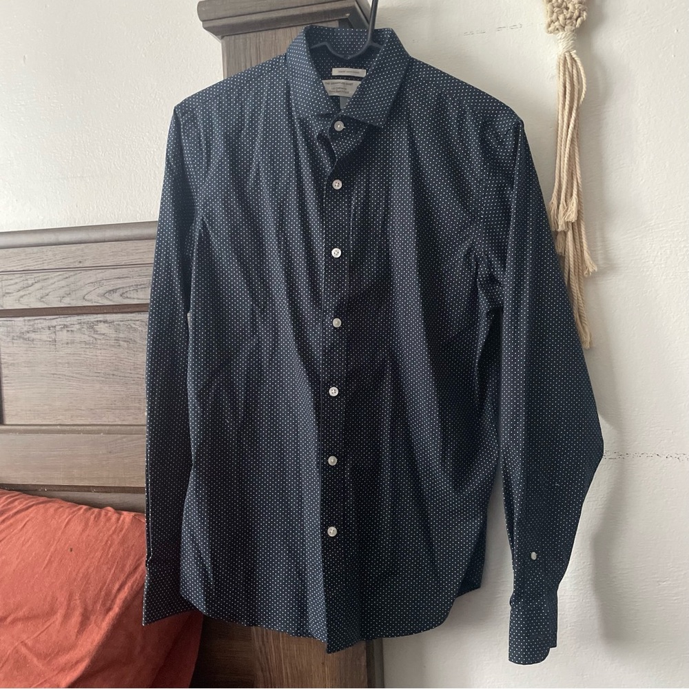 Old navy slim fit classic button up never worn
